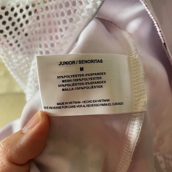 Junior/ Senoritas Floral Print top - Picture 7 of 7